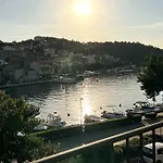 Harbour View House *