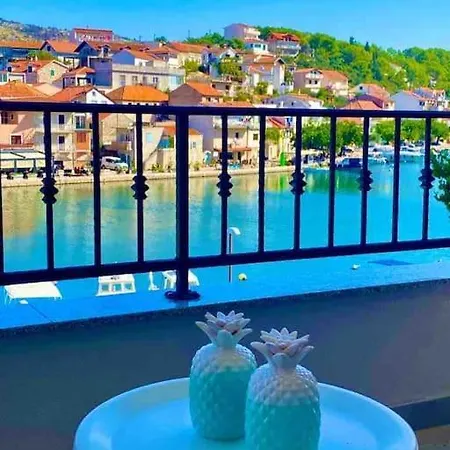 Holiday home Harbour View House *